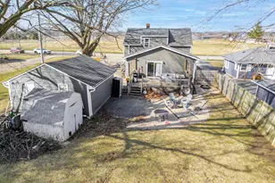 932 W 2nd St, Byron, IL 61010 - Photo 35