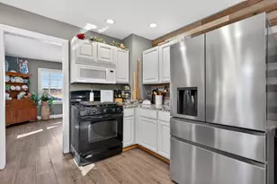 932 W 2nd St, Byron, IL 61010 - Photo 15