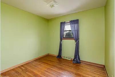 8420 S New England Avenue, Burbank, IL 60459 - Photo 11