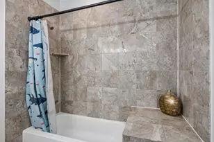 6454 N Sacramento Ave, Chicago, IL 60645 - Photo 17