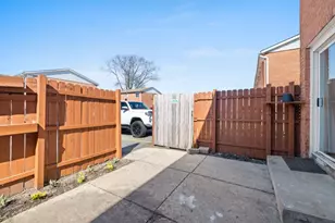 1358 Monomoy St, Aurora, IL 60506 - Photo 31