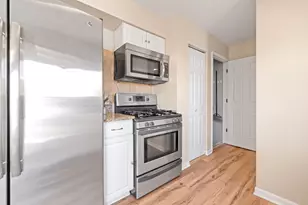 1358 Monomoy St, Aurora, IL 60506 - Photo 13