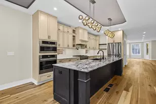 1230 W Newport Ave, Chicago, IL 60657 - Photo 9