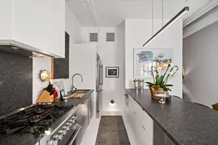 226 N Clinton St, Chicago, IL 60661 - Photo 9