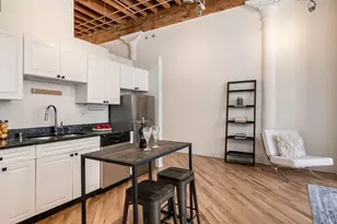 226 N Clinton St, Chicago, IL 60661 - Photo 9