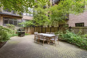 226 N Clinton St, Chicago, IL 60661 - Photo 19