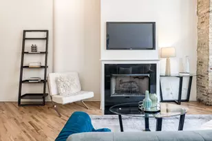 226 N Clinton St, Chicago, IL 60661 - Photo 5