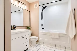 226 N Clinton St, Chicago, IL 60661 - Photo 15