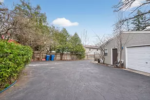 919 Huffman Ct, Dekalb, IL 60115 - Photo 35