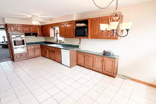 1025 Blouin Dr, Dolton, IL 60419 - Photo 7