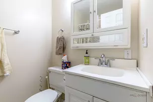 2407 E Brandenberry Ct, Arlington Heights, IL 60004 - Photo 13