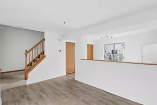 309 Emerald Ct, Bolingbrook, IL 60440 - Photo 3