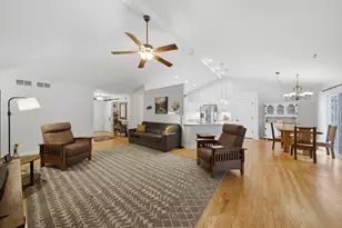 706 Silver Glen Rd, McHenry, IL 60050 - Photo 5