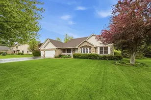 706 Silver Glen Rd, McHenry, IL 60050 - Photo 3