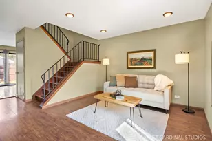 2S620 Hampton Dr, Warrenville, IL 60555 - Photo 3