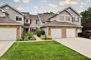202 Sierra Pass Dr, Schaumburg, IL 60194 - Photo 1