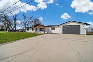 2314 Westward Dr, Spring Grove, IL 60081 - Photo 3