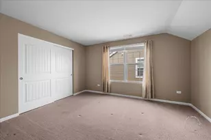 2850 Stoney Creek Dr, Elgin, IL 60124 - Photo 21