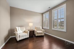 2850 Stoney Creek Dr, Elgin, IL 60124 - Photo 3