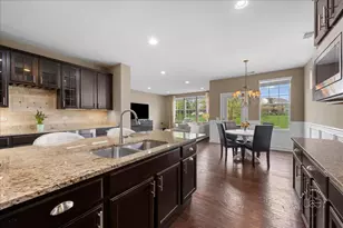 2850 Stoney Creek Dr, Elgin, IL 60124 - Photo 7
