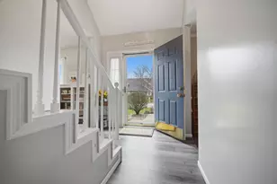 24 Bay Pointe Dr, Bloomington, IL 61704 - Photo 3