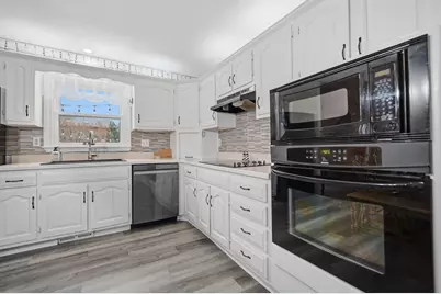 24 Bay Pointe Drive, Bloomington, IL 61704 - Photo 7