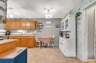 15348 Holly Ct, Oak Forest, IL 60452 - Photo 11