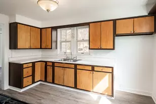 1441 Jackson St, Rockford, IL 61107 - Photo 9