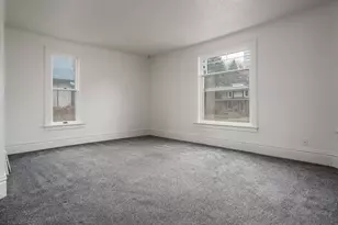 1441 Jackson St, Rockford, IL 61107 - Photo 5