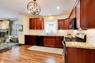 5426 N Lovejoy Ave, Chicago, IL 60630 - Photo 11