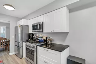 270 Woodstone Cir, Buffalo Grove, IL 60089 - Photo 11