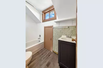 430 W American Street, Freeport, IL 61032 - Photo 13