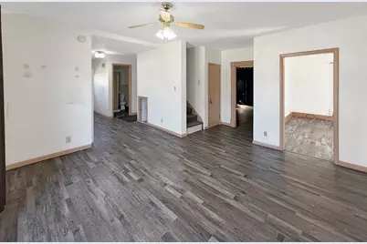 430 W American Street, Freeport, IL 61032 - Photo 3