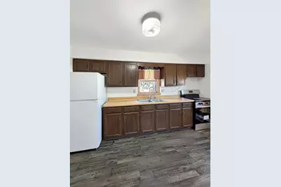 430 W American Street, Freeport, IL 61032 - Photo 7