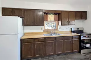 430 W American St, Freeport, IL 61032 - Photo 7