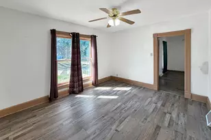 430 W American St, Freeport, IL 61032 - Photo 5