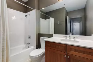 1035 N Dearborn St, Chicago, IL 60610 - Photo 21