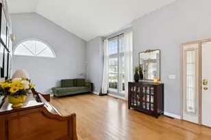 204 Buckingham Dr, Grayslake, IL 60030 - Photo 3