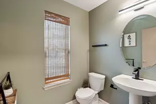 204 Buckingham Dr, Grayslake, IL 60030 - Photo 9