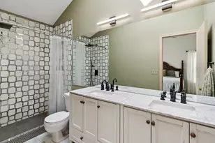 204 Buckingham Dr, Grayslake, IL 60030 - Photo 11