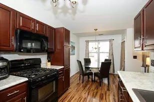 1020 Wynnfield Ct, Elgin, IL 60120 - Photo 9