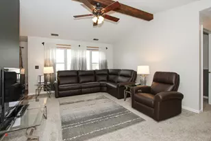 1020 Wynnfield Ct, Elgin, IL 60120 - Photo 3