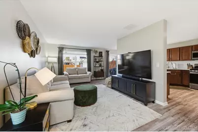 585 Vine Street, Hampshire, IL 60140 - Photo 3