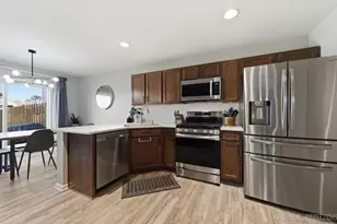 585 Vine St, Hampshire, IL 60140 - Photo 9