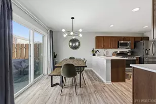 585 Vine St, Hampshire, IL 60140 - Photo 7