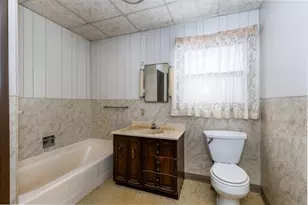 3865 E 1553rd Rd, Earlville, IL 60518 - Photo 9