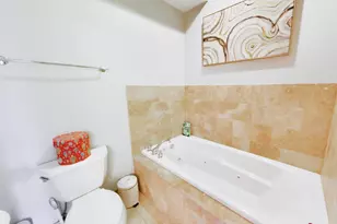 1402 W Grand Ave, Chicago, IL 60642 - Photo 15