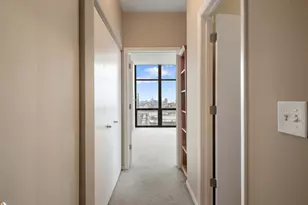 435 W Erie St, Chicago, IL 60654 - Photo 9