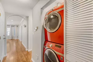 2033 W Fargo Ave, Chicago, IL 60645 - Photo 31