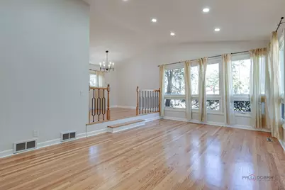 5251 Greenleaf Street, Skokie, IL 60077 - Photo 5